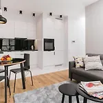 Urban - Luxury 2-bedroom, Mennica Residence&41 Warschau