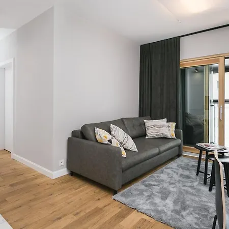 Urban Apartments - Luxury 2-Bedroom, Mennica Residence&41 * ワルシャワ