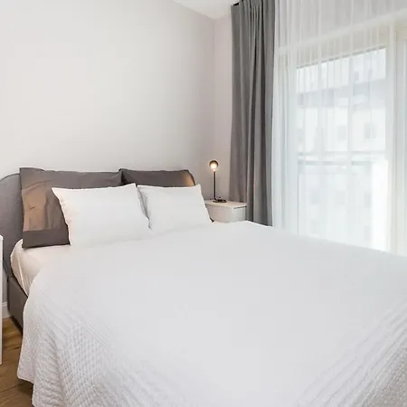 Urban Apartments - Luxury 2-Bedroom, Mennica Residence&41 アパート *