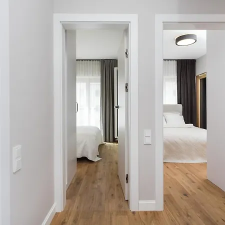 Urban Apartments - Luxury 2-Bedroom, Mennica Residence&41 アパート