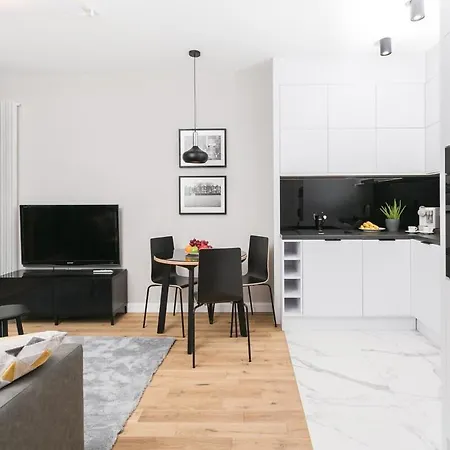 Urban Apartments - Luxury 2-Bedroom, Mennica Residence&41 アパート