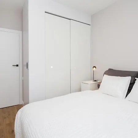 Urban - Luxury 2-bedroom, Mennica Residence&41 *