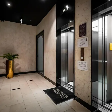 Urban - Luxury 2-bedroom, Mennica Residence&41 * Warschau