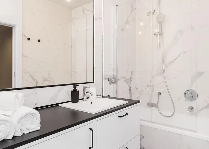 Urban - Luxury 2-bedroom, Mennica Residence&41 Apartment Warsaw