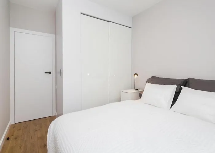 Urban - Luxury 2-bedroom, Mennica Residence&41 *