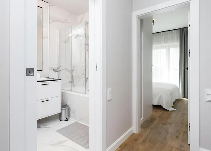 Urban - Luxury 2-bedroom, Mennica Residence&41 Warsaw